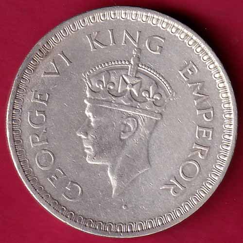 British India 1943 Bombay Mint George VI One Rupee Silver Coin :- S2614