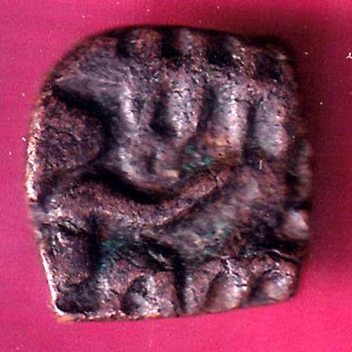 mughals akbar malwa standard falus copper coin :- OO1835